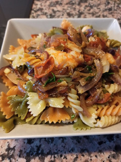 Una foto de Pasta con langostinos