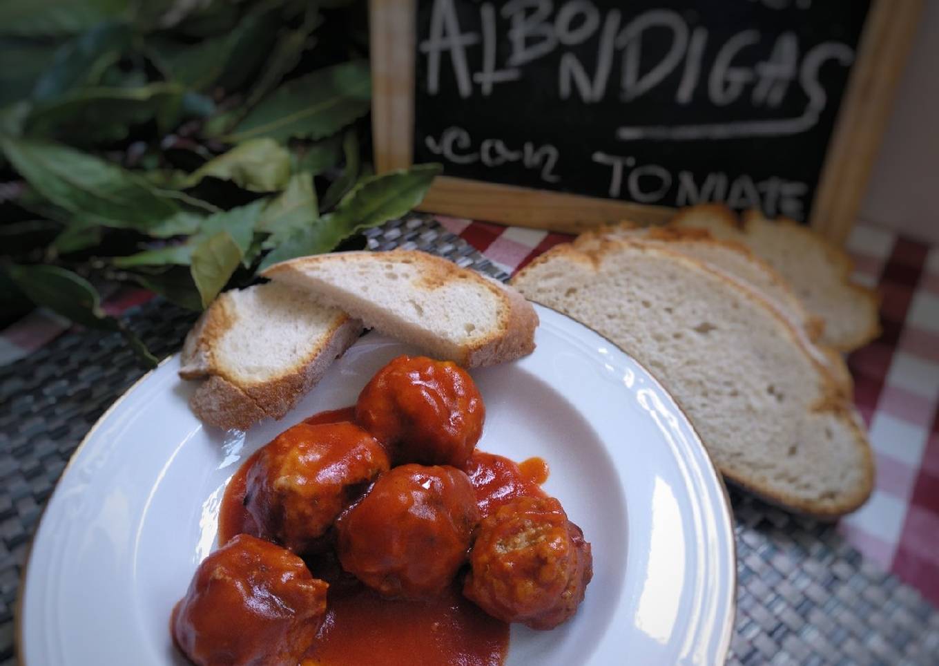 Albóndigas con tomate