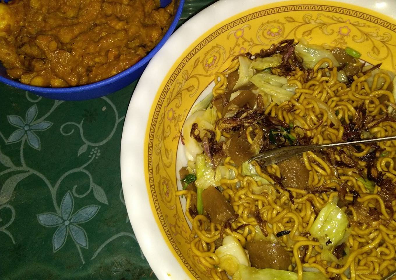 Mie Goreng Bakso/Mie Goreng Kampung