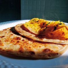 A picture of Layered mooli parantha.