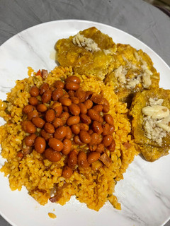 Una foto de 🍛 Arroz con Salchichas 🍛