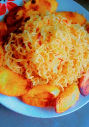 A picture of Yummy Noodles with plantain.