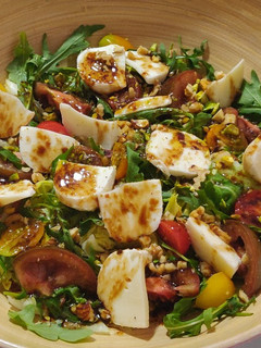Una foto de Ensalada fresca de mozzarella