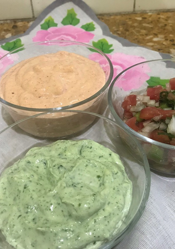 Una foto de Tres salsas para acompañar carnes