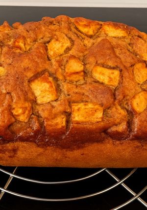 A picture of Cinnamon Apple Cake.