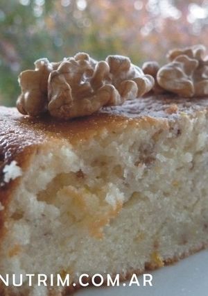 Una foto de Keke de Yogur de Vainilla y Nueces -Torta Peruana