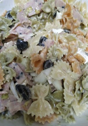 Una foto de Ensalada de pasta con vinagreta de miel y mostaza