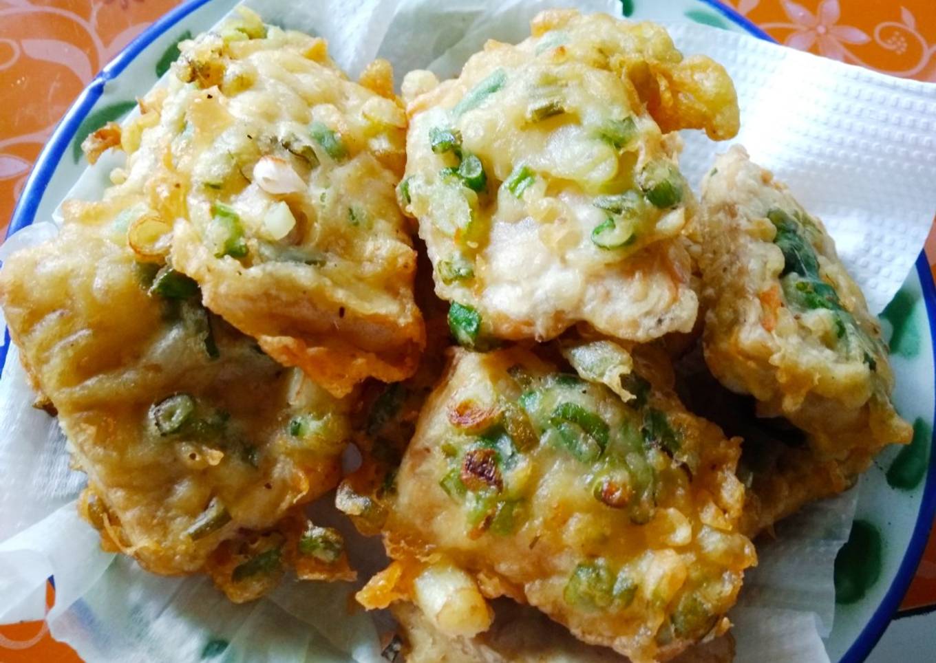 Rahasia tempe mendoan adalah renyah di luar dan lembut di dalam.