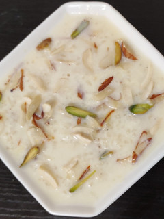அரிசி பாயாசம் (Rice kheer) (Arisi payasam recipe in tamil) செய்முறை முக்கிய புகைப்படம்