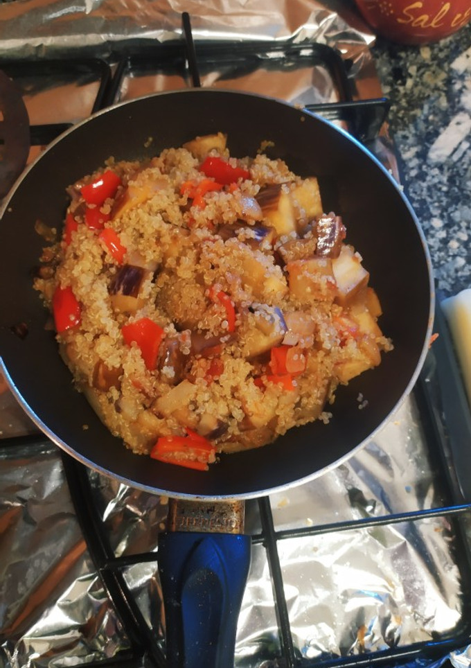 Una foto de Berenjenas con quinoa