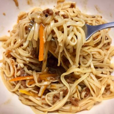 Chow Mein de Carne Molida Frita y Caldo de Gallina & Vegetales Receta de  carunovi- Cookpad