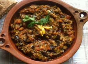 صورة لوصفة الزعلوك.. مقبلة الباذنجان المشوي والطماطم 😋