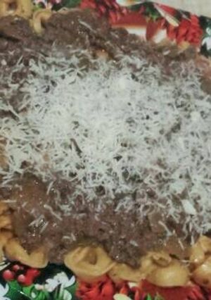 Una foto de Capeletines de jamón y queso con salsa boloñesa