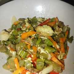 A picture of Orak-arik telur buncit wortel.