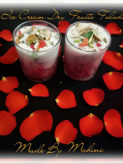A picture of Rose ice cream dry fruits falooda.