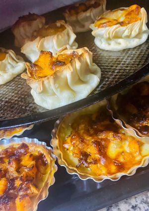 Una foto de TARTITAS INDIVIDUALES Y CANASTITAS DE 🧅CEBOLLA🧅CARAMELIZADA Y 🎃ZAPALLO🎃CALABAZA🎃