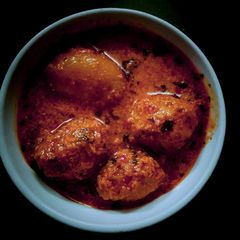 A picture of Kashmiri damaaloo.