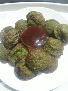 मूंग दाल अप्पे(moong daal appe recipe in hindi) रेसिपी मुख्य फोटो