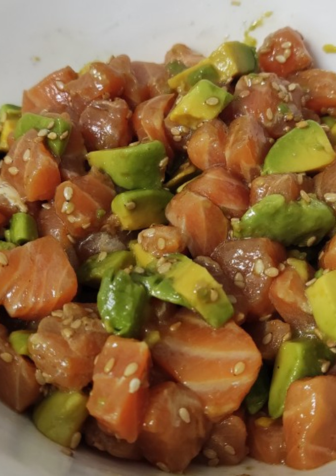 Una foto de Tartar de salmón y aguacate
