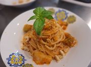 Una foto di peperoncino pancetta