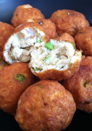 A picture of Prawn & Edamame Tofu Balls.