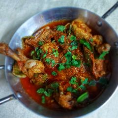 A picture of Shimla mirch chicken karahi.