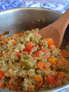 Una foto de Quinoa con verduras