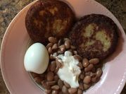 Una foto de atún en migas