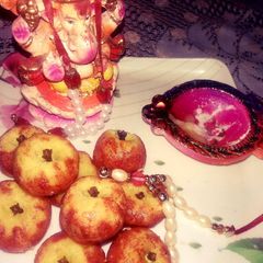 Kaju, Milkpowder ki Apple Sweet A picture of Kaju, Milkpowder ki Apple Sweet.