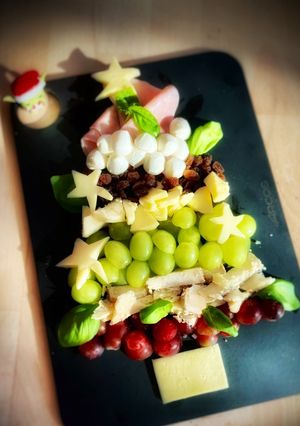 Una foto de Tabla de quesos de Navidad