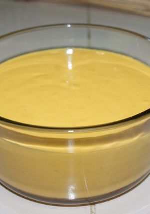 A picture of Huancaína Sauce.