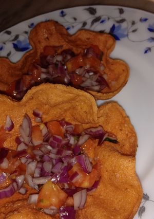 A picture of Masala papad.