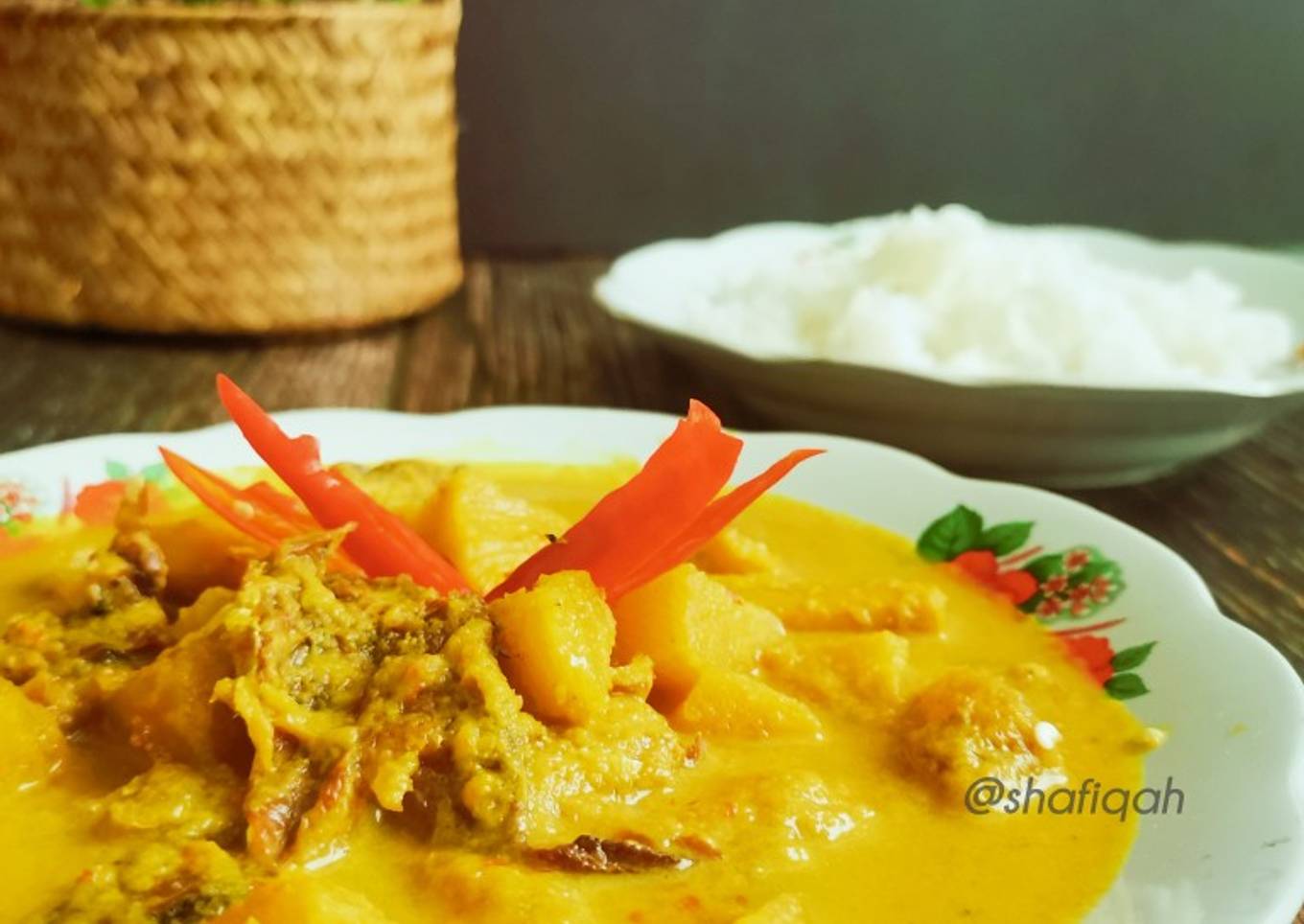 Masak lemak ikan dengan nanas
