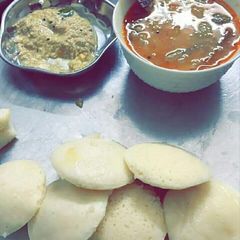 A picture of Idli.