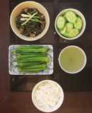 Cơm 1 người - Vịt xào hành, đậu bắp luộc