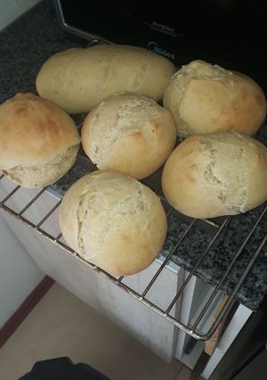 Una foto de Pan casero, muy fácil de hacer, anímate 😁