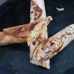 A picture of Roti slim rolls.
