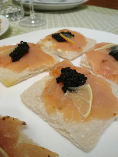 Una foto de Canapés de salmón