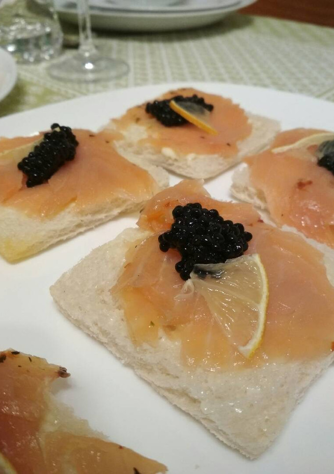 Una foto de Canapés de salmón