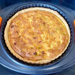A picture of Quiche Lorraine (bacon and leeks).