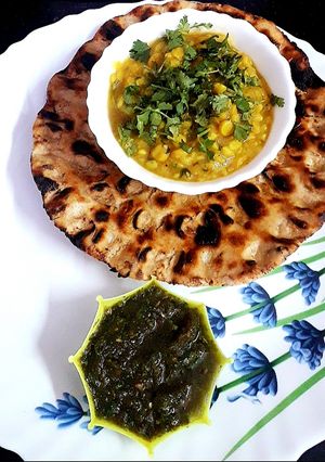 खूबा रोटी दाल और चटनी (Khoba roti dal aur chutney recipe in Hindi) रेसिपी मुख्य फोटो