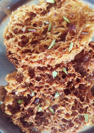राजस्थानी घेवर (Rajasthani ghewar) रेसिपी मुख्य फोटो