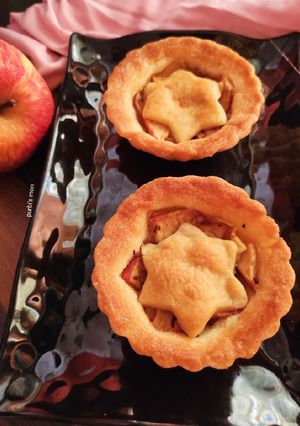 A picture of Mini Apple Pie.