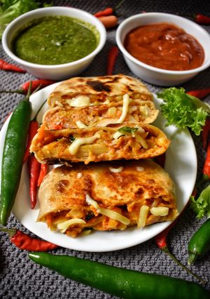 A picture of Veg Mughlai Paratha.