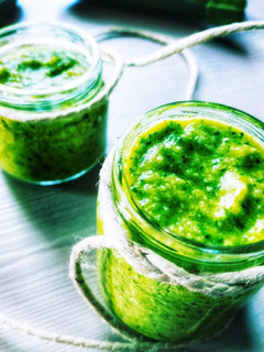 Foto di Pesto di zucchine e noci