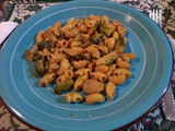 Repollitos de bruselas a la crema de ajillo con pastas