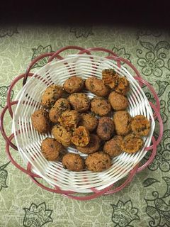 મેથીના મુઠીયા (Methi Muthiya Recipe in Gujarati) રેસીપી મુખ્ય ફોટો