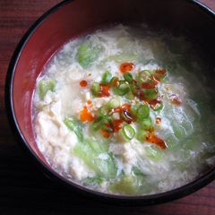 A picture of Lettuce & Egg Soup.