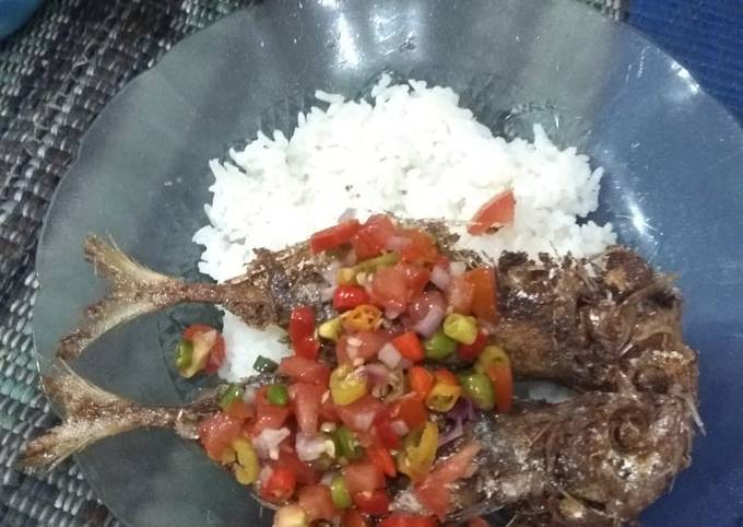 Ikan kembung goreng sambal dabu-dabu foto resep utama