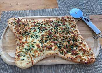 Easy Recipe Cheesy Garlic Bread Delicious and Healthy